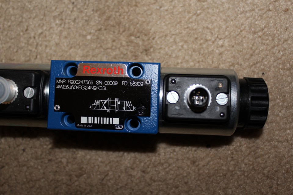 REXROTH R900247566 DIRECTIONAL CONTROL VALVE 3 position 24 volt Product Catalog FluidPower